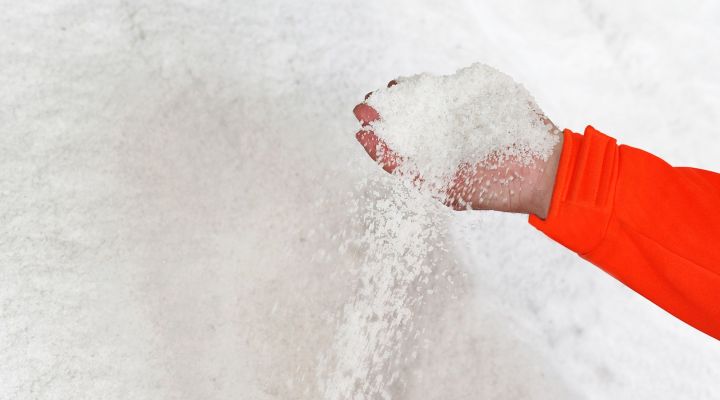 Bezpečné cesty aj chodníky – spoľahlivé riešenie s nemeckou posypovou soľou K+S