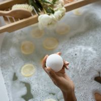 Doprajte si domácu wellness chvíľku s kúpeľovými bombami
